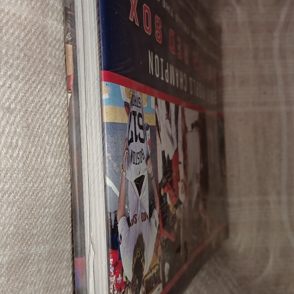 NWOT 2013 WORLD CHAMPIONS RED SOX ALBUM - Picture 4 of 5